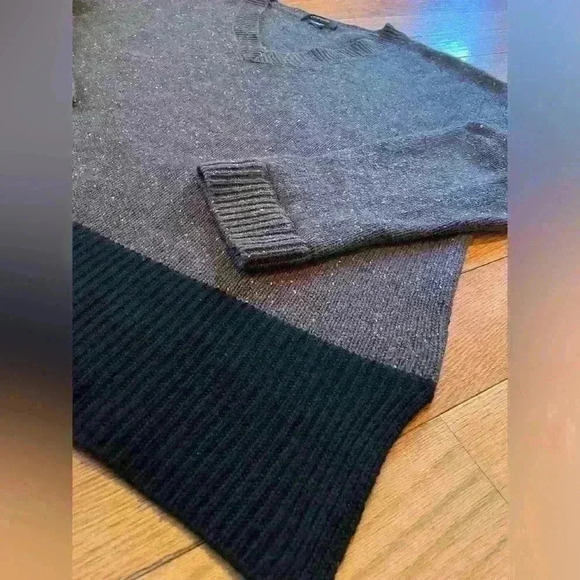 Christopher Fischer Brown/Black V-Neck Cashmere Sweater Womens Size Large? READ - Picture 2 of 11